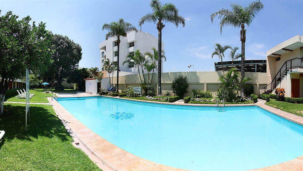 Hotel Puerta Del Sol Guadalajara Zapopan Exterior photo