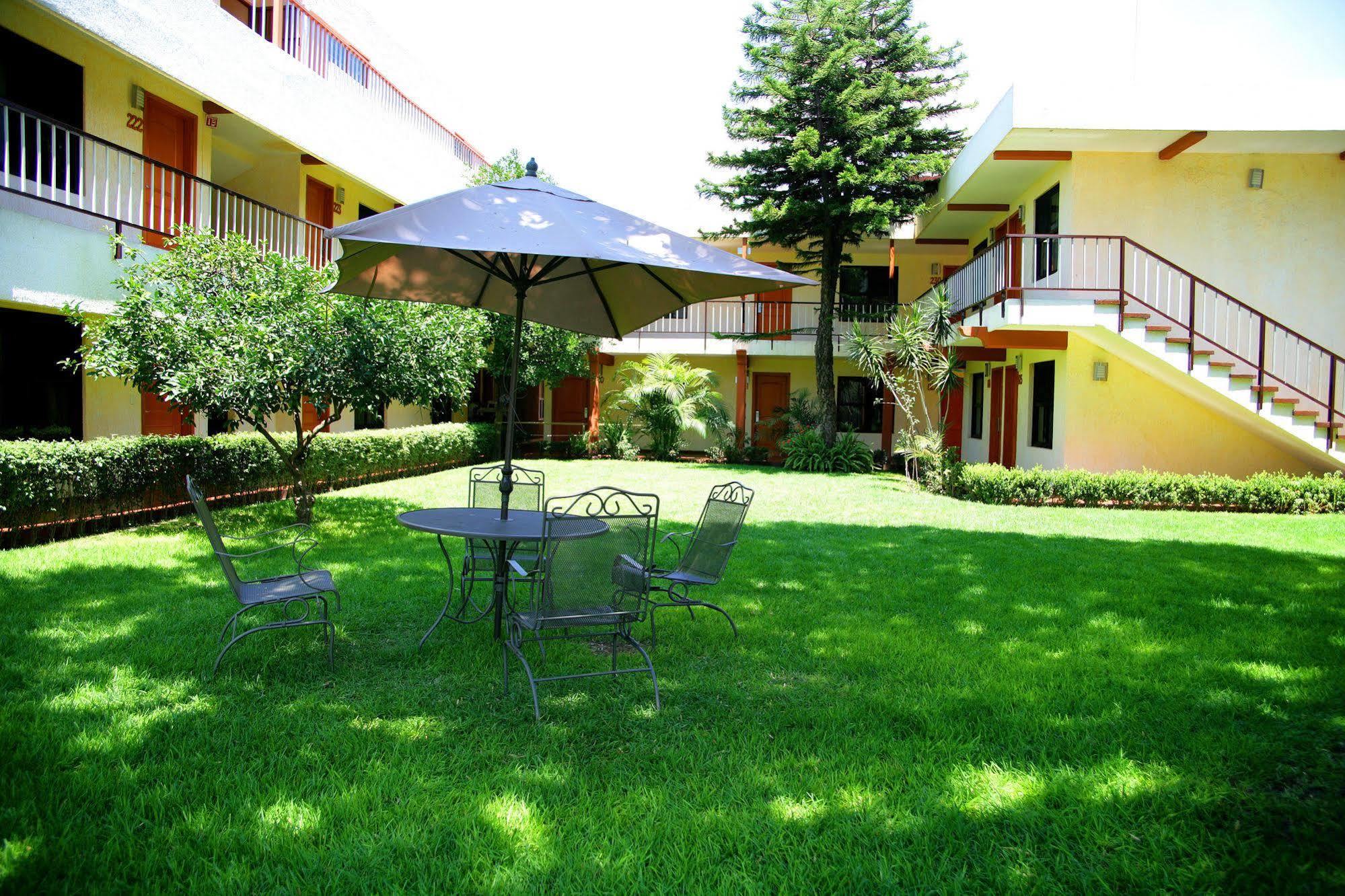Hotel Puerta Del Sol Guadalajara Zapopan Amenities photo